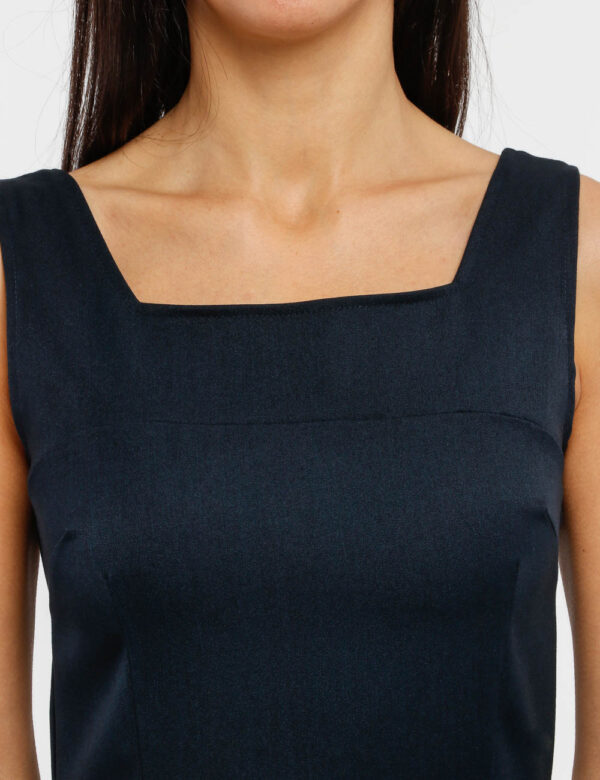 Vestito Vougue smanicato - 77% poliestere 17% viscosa 6% elastinaLa modella indossa la taglia S ed è alta 178 cm e la vestib