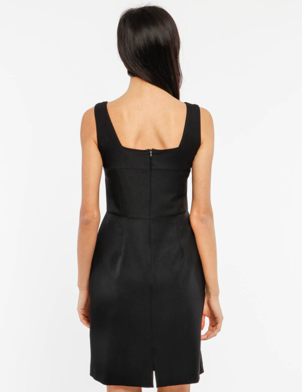 Vestito Vougue smanicato - 77% poliestere 17% viscosa 6% elastinaLa modella indossa la taglia S ed è alta 178 cm e la vestib
