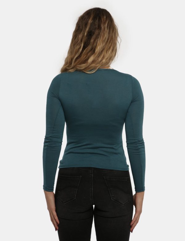 T-shirt Vougue blu - COMPOSIZIONE E VESTIBILITÀ:83% poliestere 14% viscosa 3% elastaneLa modella è alta 176 cm e indossa la