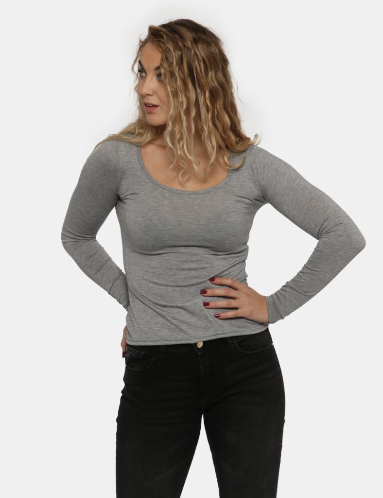 T-shirt Vougue grigio - COMPOSIZIONE E VESTIBILITÀ:83% poliestere 14% viscosa 3% elastaneLa modella è alta 176 cm e indossa