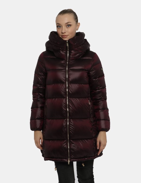 Piumino Yes Zee bordeaux - COMPOSIZIONE E VESTIBILITÀ:100% poliammidicaLa modella è alta 172 cm e indossa la taglia S. La ve