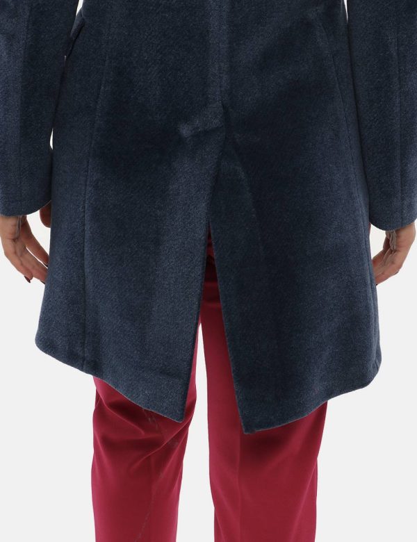 Cappotto Vougue melange - 100% poliestereLa modella indossa la taglia S e la vestibilità del capo è regolare. Spalle: 39cm M