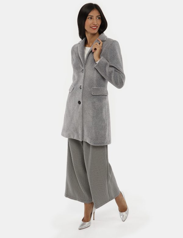 Cappotto Vogue melange - 100% poliestereLa modella indossa la taglia S e la vestibilità del capo è regolare. Spalle: 39cm Ma