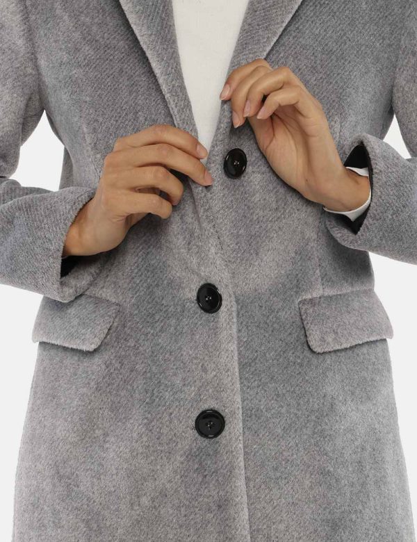 Cappotto Vogue melange - 100% poliestereLa modella indossa la taglia S e la vestibilità del capo è regolare. Spalle: 39cm Ma