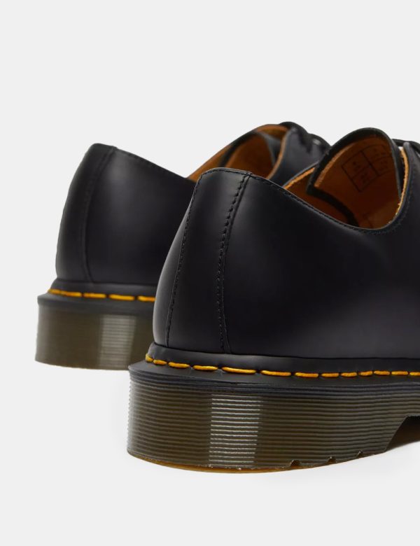 Scarpa Dr. Martens - COMPOSIZIONE E VESTIBILITÀ:Suola in gomma e tomaia in pelleLa calzata è regolare.CONSIGLI DI STILE:desc