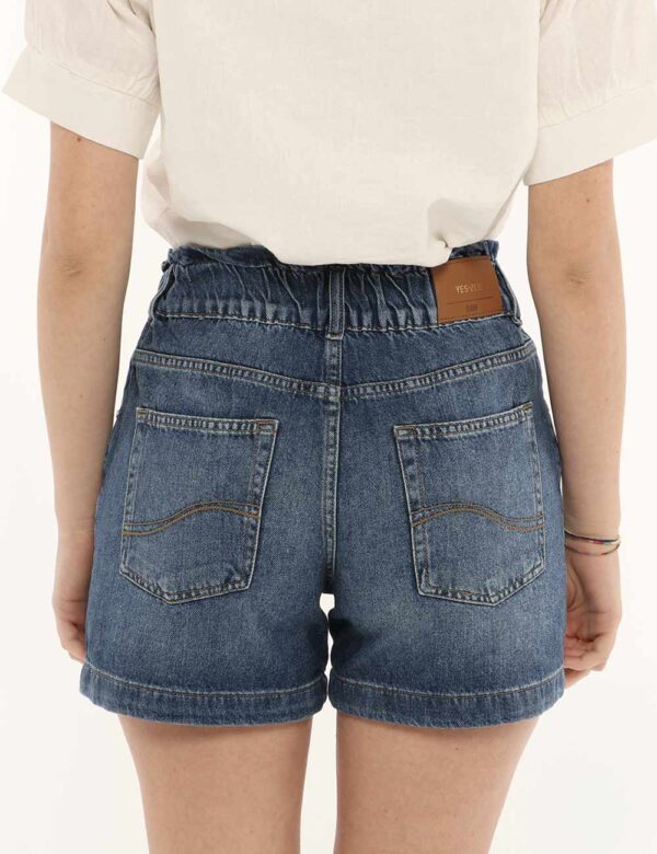 Short Yes Zee blu denim - COMPOSIZIONE E VESTIBILITÀ:100% cotoneLa modella è alta 170 cm e indossa la taglia S. La vestibili