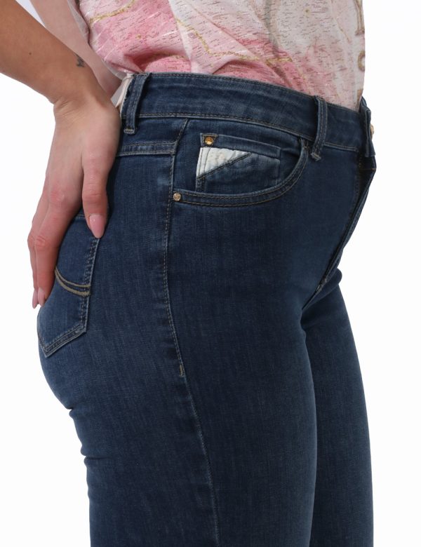 Jeans Yes Zee Jeans - Jeans con gamba a zampa, in total blu denim con tasche sagomate sul fronte e tasche a toppa sul retro.