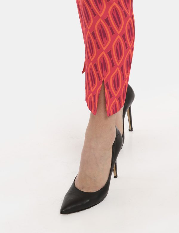 Pantalone Yes Zee fantasia fuxia - COMPOSIZIONE E VESTIBILITÀ:90% poliestere 10% elastaneLa modella è alta 170 cm e indossa