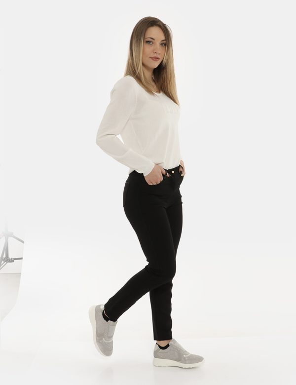 Pantalone Yes Zee nero - COMPOSIZIONE E VESTIBILITÀ:65% viscosa 30% poliammidica 5% elastaneLa modella è alta 170 cm e indos