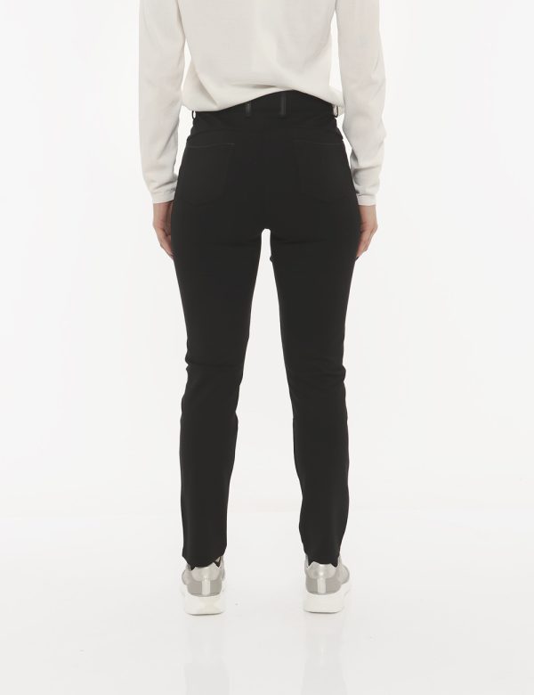 Pantalone Yes Zee nero - COMPOSIZIONE E VESTIBILITÀ:65% viscosa 30% poliammidica 5% elastaneLa modella è alta 170 cm e indos