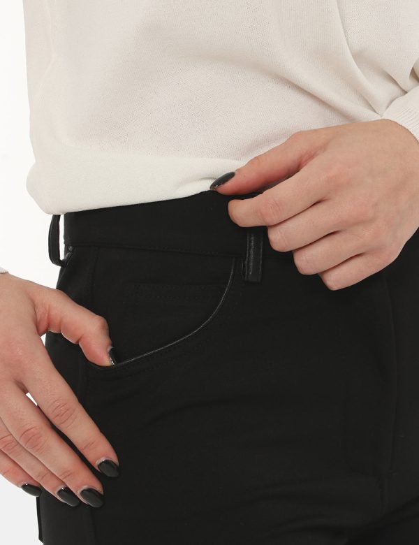 Pantalone Yes Zee nero - COMPOSIZIONE E VESTIBILITÀ:65% viscosa 30% poliammidica 5% elastaneLa modella è alta 170 cm e indos
