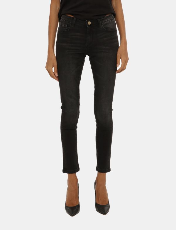 Jeans Yes Zee nero - COMPOSIZIONE E VESTIBILITÀ:98% cotone 2% elastaneLa modella è alta 170 cm e indossa la taglia 27 us cor