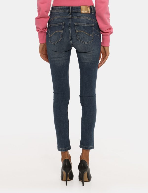 Jeans Yes Zee blu denim - COMPOSIZIONE E VESTIBILITÀ:98% cotone 2% elastaneLa modella è alta 170 cm e indossa la taglia 27 u