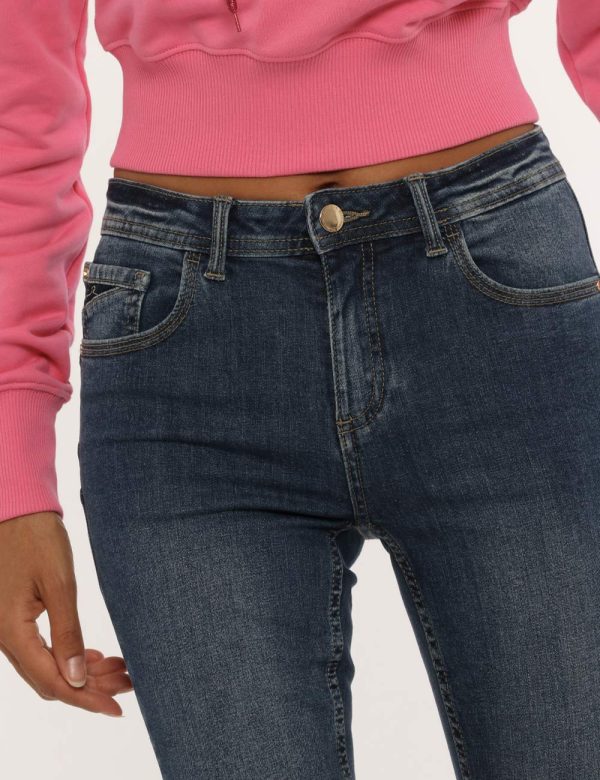 Jeans Yes Zee blu denim - COMPOSIZIONE E VESTIBILITÀ:98% cotone 2% elastaneLa modella è alta 170 cm e indossa la taglia 27 u