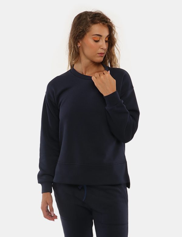 Felpa Concept83 girocollo - 65% cotone 35% poliestereLa modella indossa la taglia S ed è alta 168 cm e la vestibilità è reg