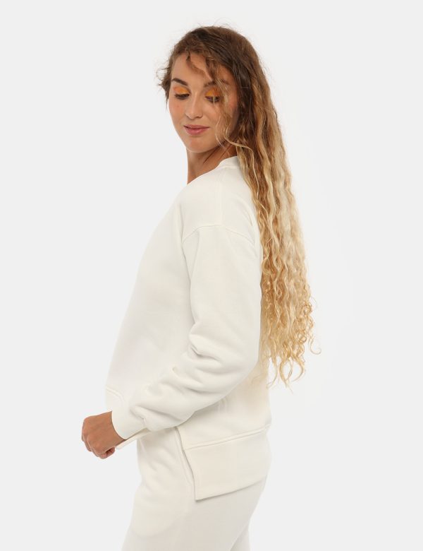 Felpa Concept83 girocollo - 65% cotone 35% poliestereLa modella indossa la taglia S ed è alta 168 cm e la vestibilità è reg