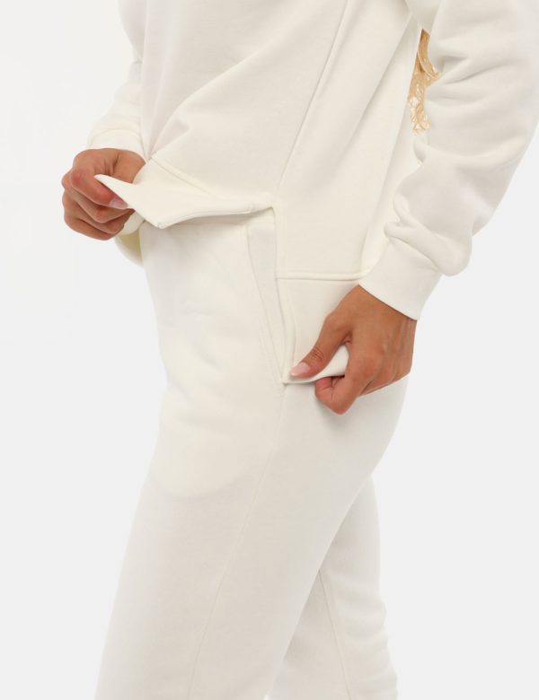 Felpa Concept83 girocollo - 65% cotone 35% poliestereLa modella indossa la taglia S ed è alta 168 cm e la vestibilità è reg