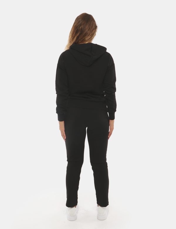 Felpa Concept83 con neppuccio - 65% cotone 35% poliestereLa modella indossa la taglia S ed è alta 168 cm e la vestibilità è