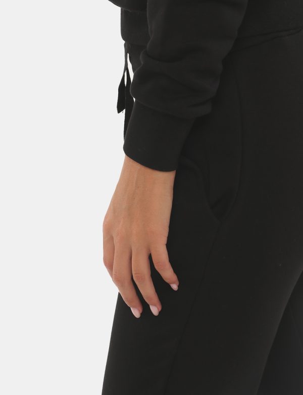 Felpa Concept83 con neppuccio - 65% cotone 35% poliestereLa modella indossa la taglia S ed è alta 168 cm e la vestibilità è