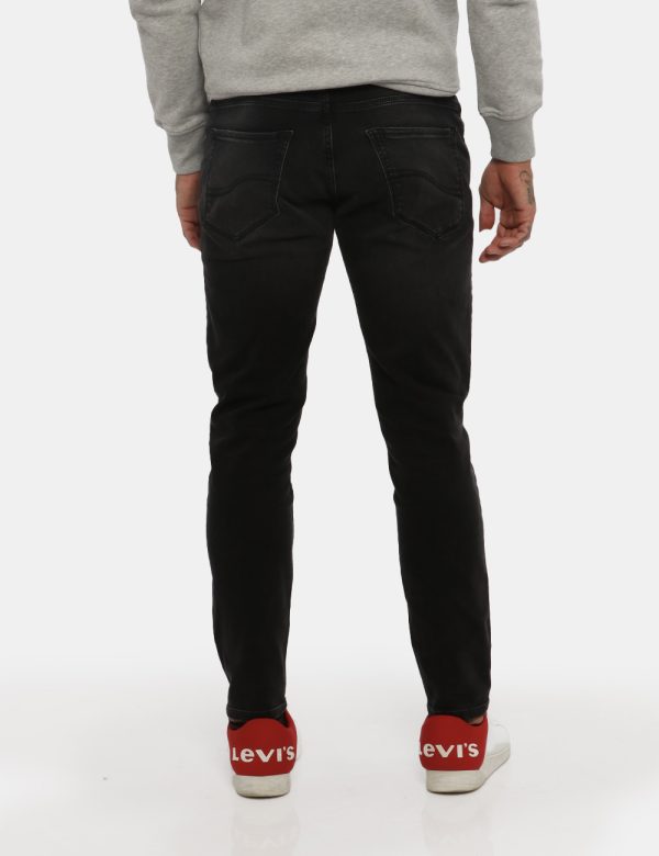 Jeans Yes Zee nero - COMPOSIZIONE E VESTIBILITÀ:99% cotone 1% elastaneIl modello è alto 178 cm e indossa la taglia 33 us cor