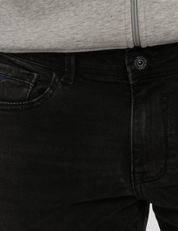 Jeans Yes Zee nero - COMPOSIZIONE E VESTIBILITÀ:99% cotone 1% elastaneIl modello è alto 178 cm e indossa la taglia 33 us cor