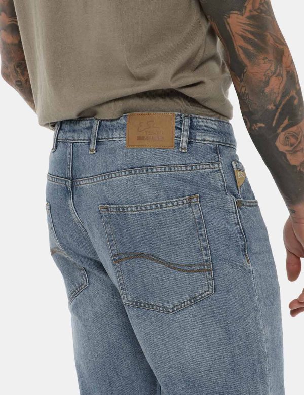 Jeans Yes Zee blu denim - COMPOSIZIONE E VESTIBILITÀ:100% cotoneIl modello è alto 178 cm e indossa la taglia 32 US. La vesti