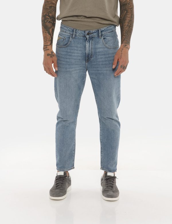 Jeans Yes Zee blu denim - COMPOSIZIONE E VESTIBILITÀ:100% cotoneIl modello è alto 178 cm e indossa la taglia 32 US. La vesti