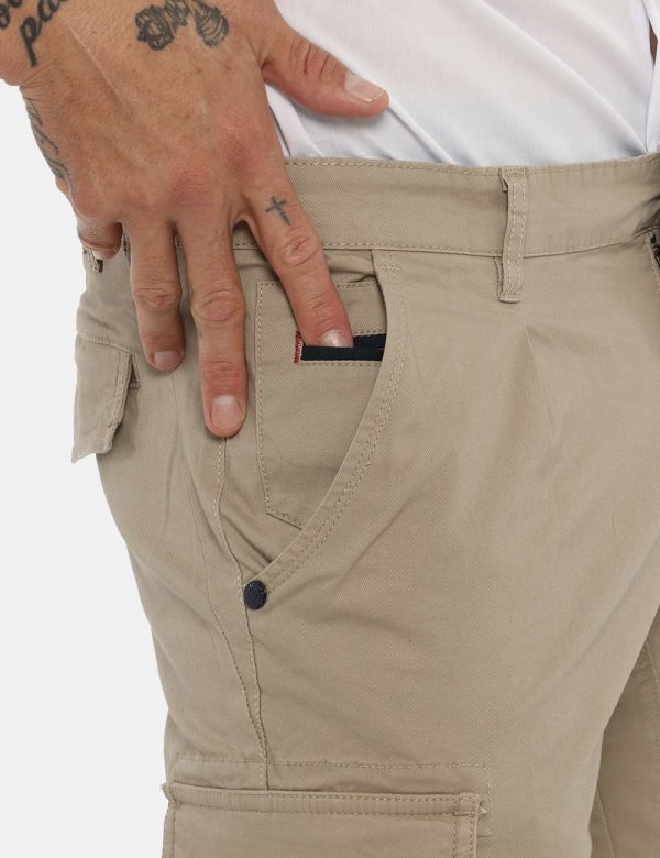 Pantalone Yes Zee beige - COMPOSIZIONE E VESTIBILITÀ:98% cotone 2% elastaneIl modello è alto 178 cm e indossa la taglia 32.
