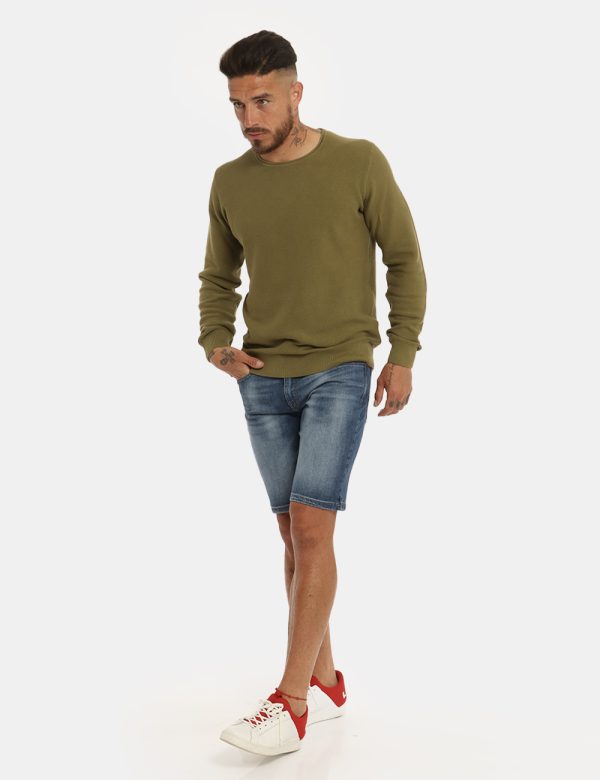 Jeans Yes Zee bermuda blu denim - COMPOSIZIONE E VESTIBILITÀ:98% cotone 2% elastaneIl modello è alto 178 cm e indossa la tag