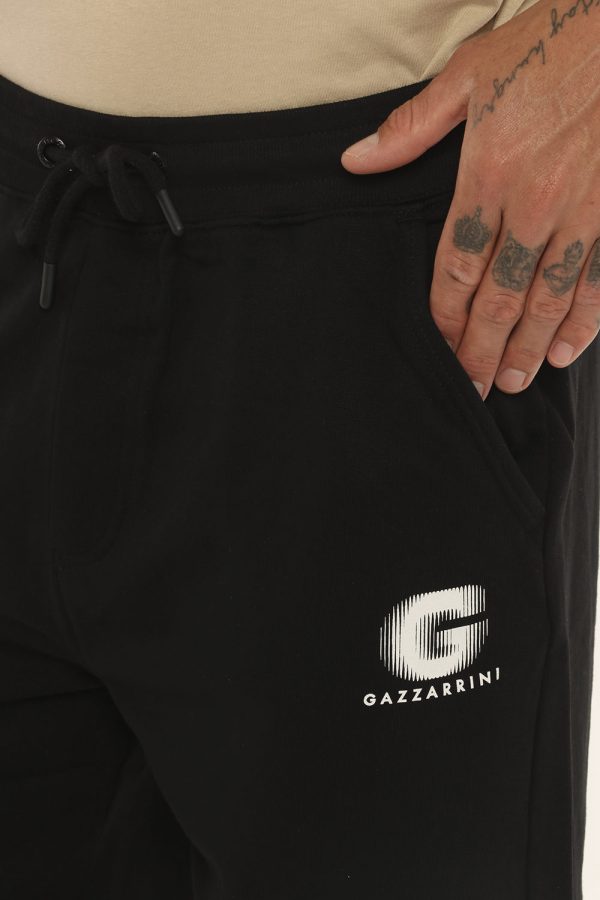 Bermuda Gazzarrini nero - COMPOSIZIONE E VESTIBILITÀ:100% cotoneIl modello è alto 178 cm e indossa la taglia L. La vestibili