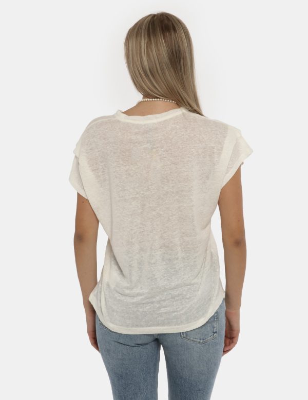 T-shirt Pepe Jeans bianco - COMPOSIZIONE E VESTIBILITÀ:100% linoLa modella è alta 172 cm e indossa la taglia S. La vestibili