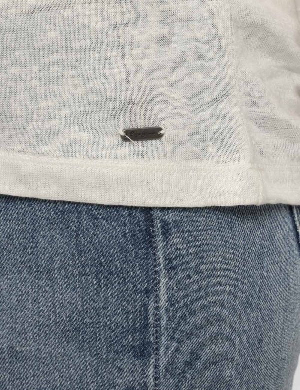 T-shirt Pepe Jeans bianco - COMPOSIZIONE E VESTIBILITÀ:100% linoLa modella è alta 172 cm e indossa la taglia S. La vestibili