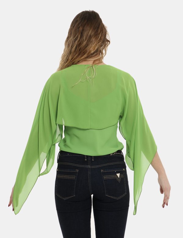 Blazer Vougue verde - COMPOSIZIONE E VESTIBILITÀ:100% poliestereLa modella è alta 170 cm e indossa la taglia S. La vestibili