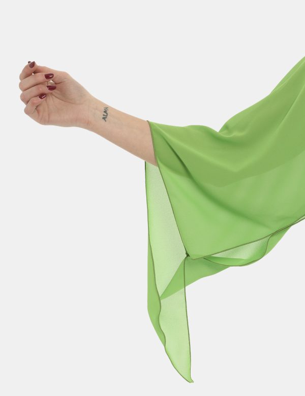 Blazer Vougue verde - COMPOSIZIONE E VESTIBILITÀ:100% poliestereLa modella è alta 170 cm e indossa la taglia S. La vestibili