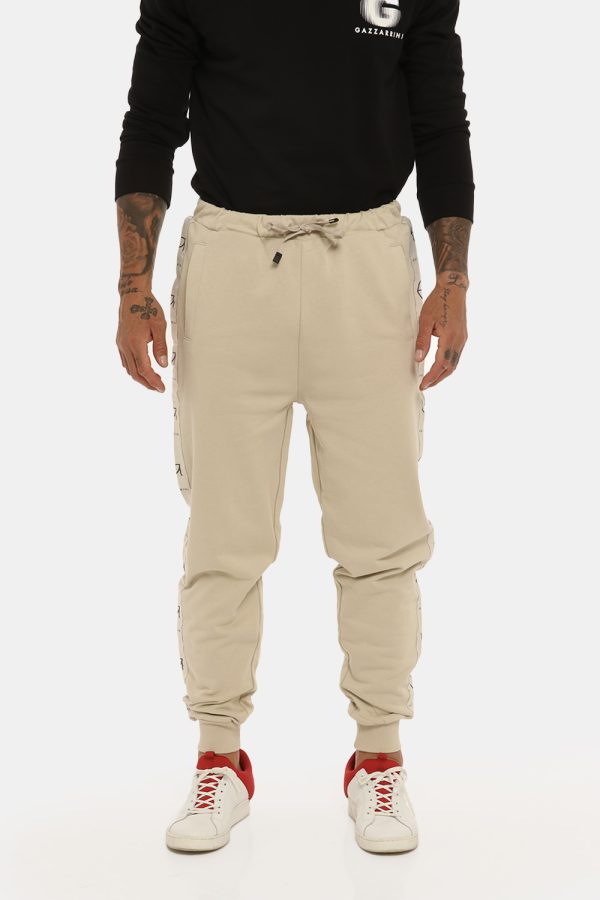 Pantalone Gazzarrini beige - COMPOSIZIONE E VESTIBILITÀ:98% cotone 2% elastaneIl modello è alto 178 cm e indossa la taglia 4