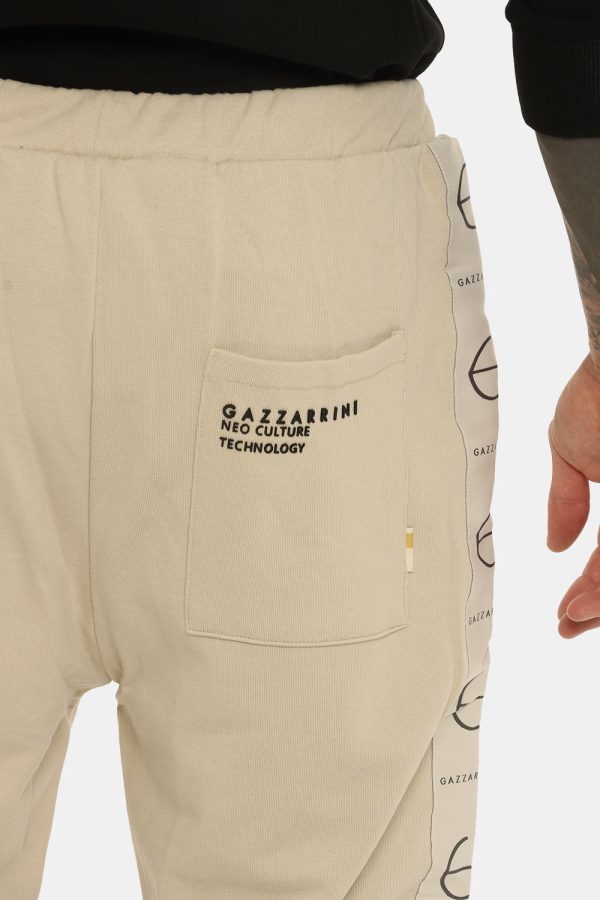 Pantalone Gazzarrini beige - COMPOSIZIONE E VESTIBILITÀ:98% cotone 2% elastaneIl modello è alto 178 cm e indossa la taglia 4