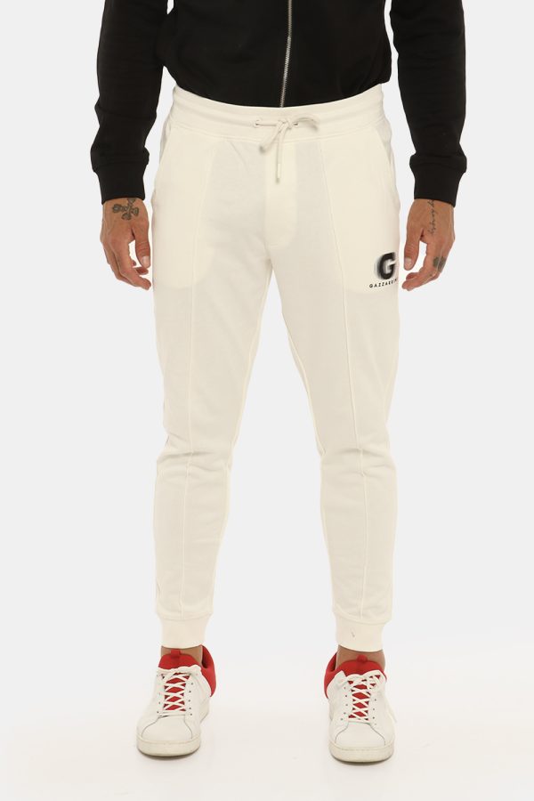 Pantalone Gazzarrini bianco panna - COMPOSIZIONE E VESTIBILITÀ:100% cotoneIl modello è alto 178 cm e indossa la taglia L. La