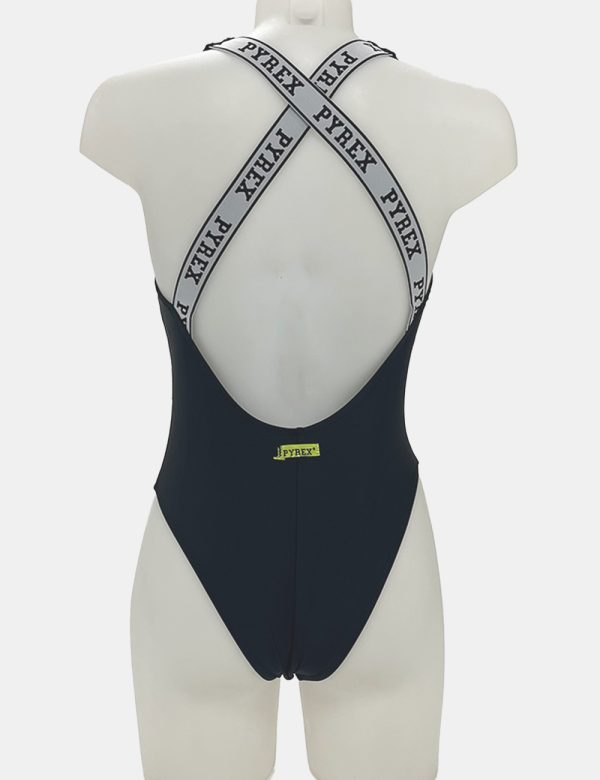 Costume Pyrex intero - 80% nylon 20% elastaneLa vestibilità del capo è regolareCod. Art. PY80535 sqVi ricordiamo che tutti i