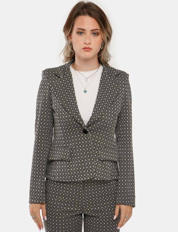 Blazer Vougue con bottone foderato - 90% poliestere 10% elastinaLa modella indossa la taglia S ed è alta 168 cm e la vestib