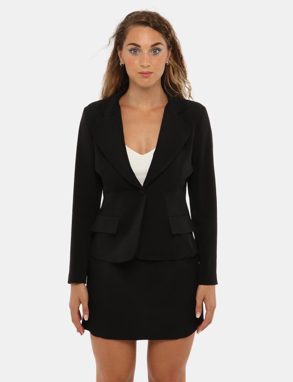 Blazer Vougue con bottone foderato - 90% poliestere 10% elastinaLa modella indossa la taglia S ed è alta 170 cm e la vestib
