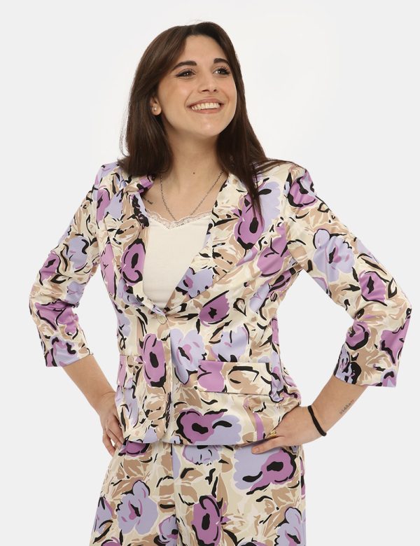 Blazer Vougue fantasia beige/lilla - COMPOSIZIONE E VESTIBILITÀ:97% poliestere 3% elastaneLa modella è alta 161 cm e indossa