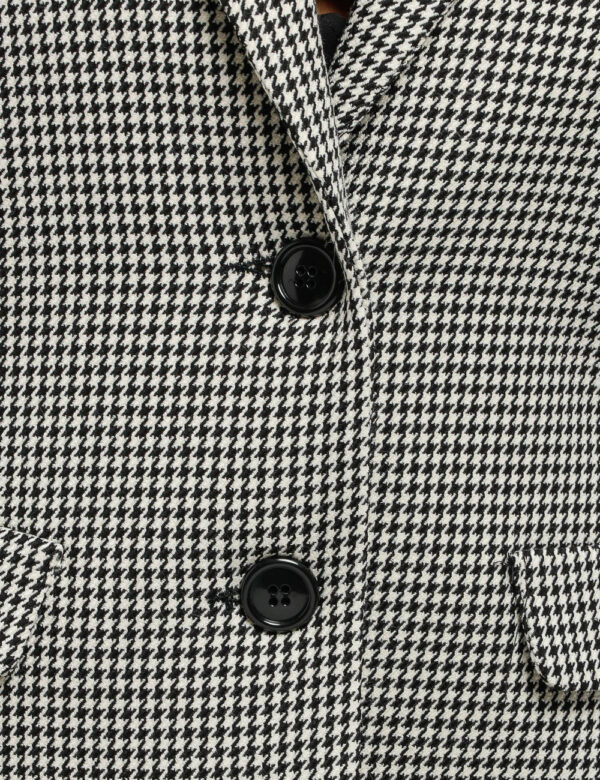 Blazer Vougue con spalline - 79% poliestere 18% viscosa 3% elastinaLa modella indossa la taglia S ed è alta 178 cm e la vest