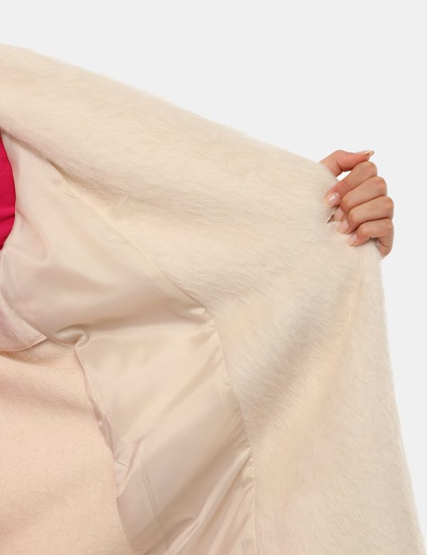 Cappotto Sandro Ferrone con bottoni - 63% acrilico 37% poliammideLa modella indossa la taglia 40 ed è alta 170 cm e la vesti
