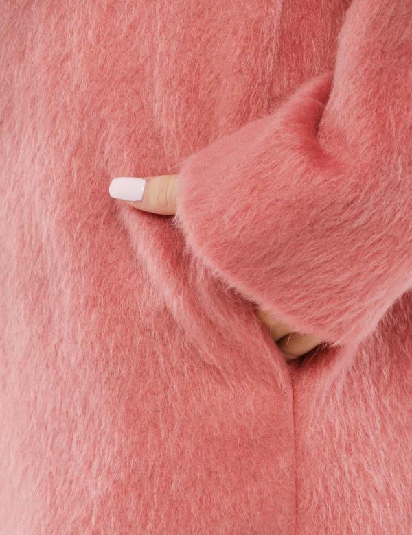 Cappotto Sandro Ferrone con bottoni - 63% acrilico 37% poliammideLa modella indossa la taglia 40 ed è alta 170 cm e la vesti