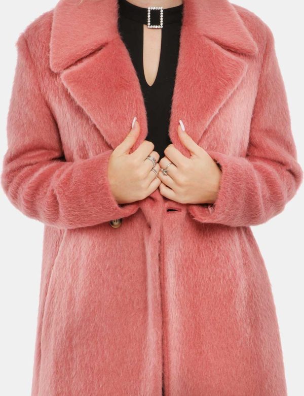 Cappotto Sandro Ferrone con bottoni - 63% acrilico 37% poliammideLa modella indossa la taglia 40 ed è alta 170 cm e la vesti
