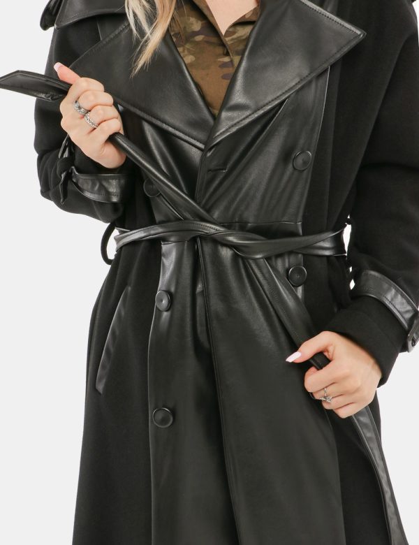 Cappotto Sandro Ferrone con dettagli in similpelle - 100% poliestereLa modella indossa la taglia 40 ed è alta 170 cm e la ve