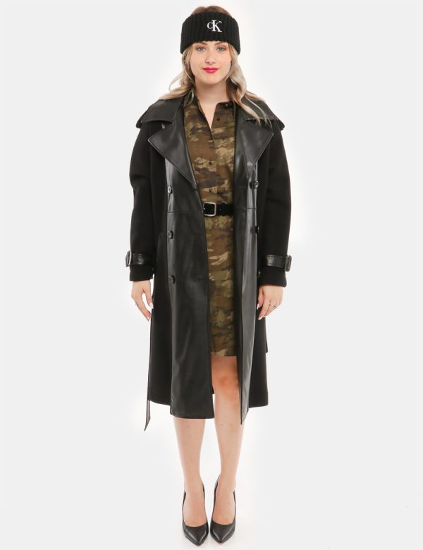 Cappotto Sandro Ferrone con dettagli in similpelle - 100% poliestereLa modella indossa la taglia 40 ed è alta 170 cm e la ve