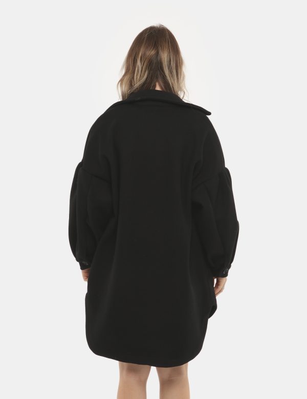 Cappotto Sandro Ferrone con bottoni - 100% poliestereLa modella indossa la taglia 40 ed è alta 170 cm e la vestibilità è reg