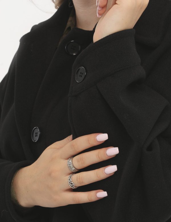 Cappotto Sandro Ferrone con bottoni - 100% poliestereLa modella indossa la taglia 40 ed è alta 170 cm e la vestibilità è reg