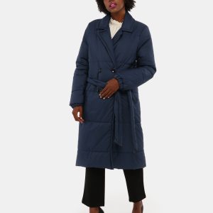 Piumino Sandro Ferrone lungo - Est: 100% poliestere - int: 100% poliestere - imbot: 100% poliestereLa modella indossa la tag